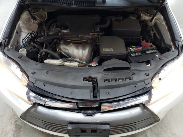 Toyota Camry Le Image 9