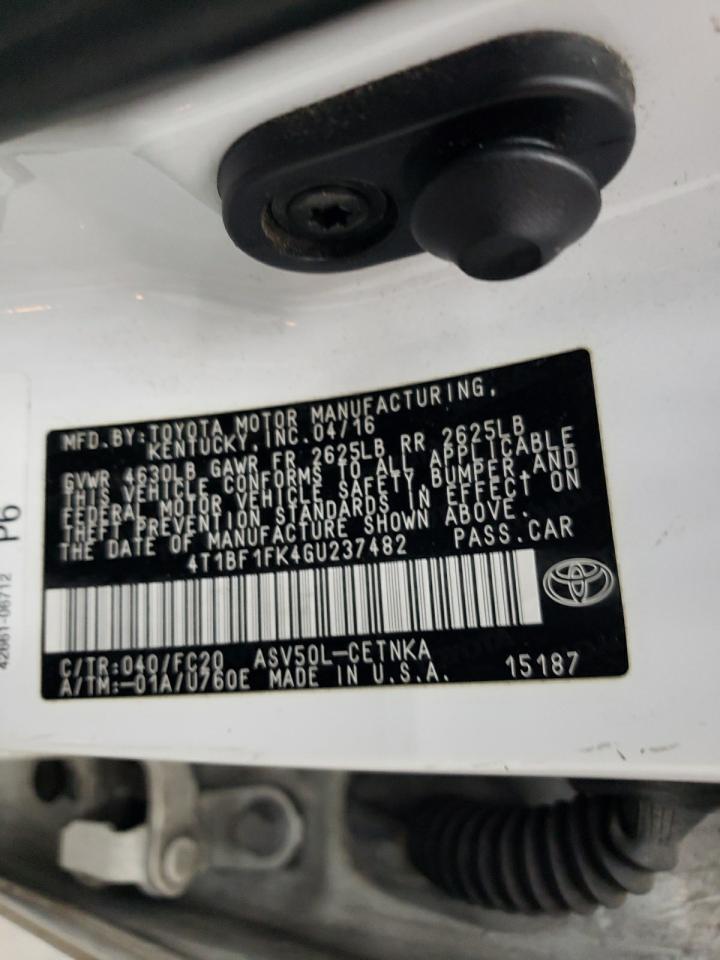 Toyota Camry Le Image 12