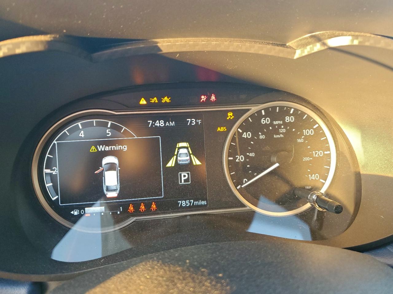 Nissan Versa Sv Image 8