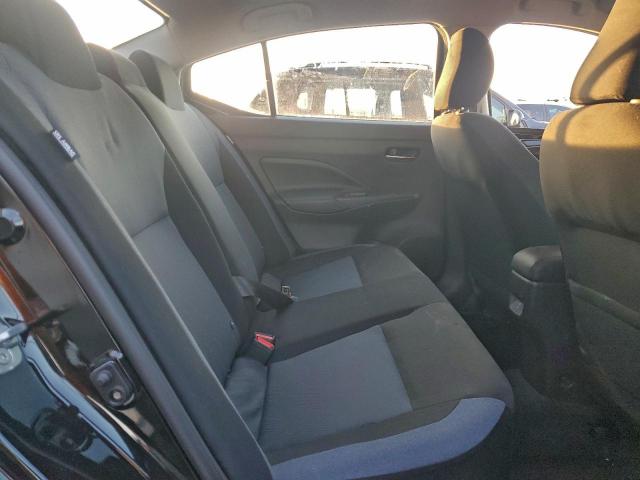 Nissan Versa Sv Image 2