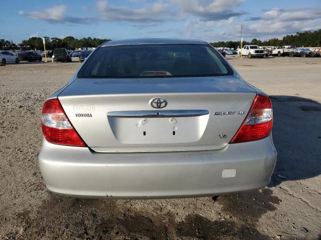Toyota Camry Le Image 7