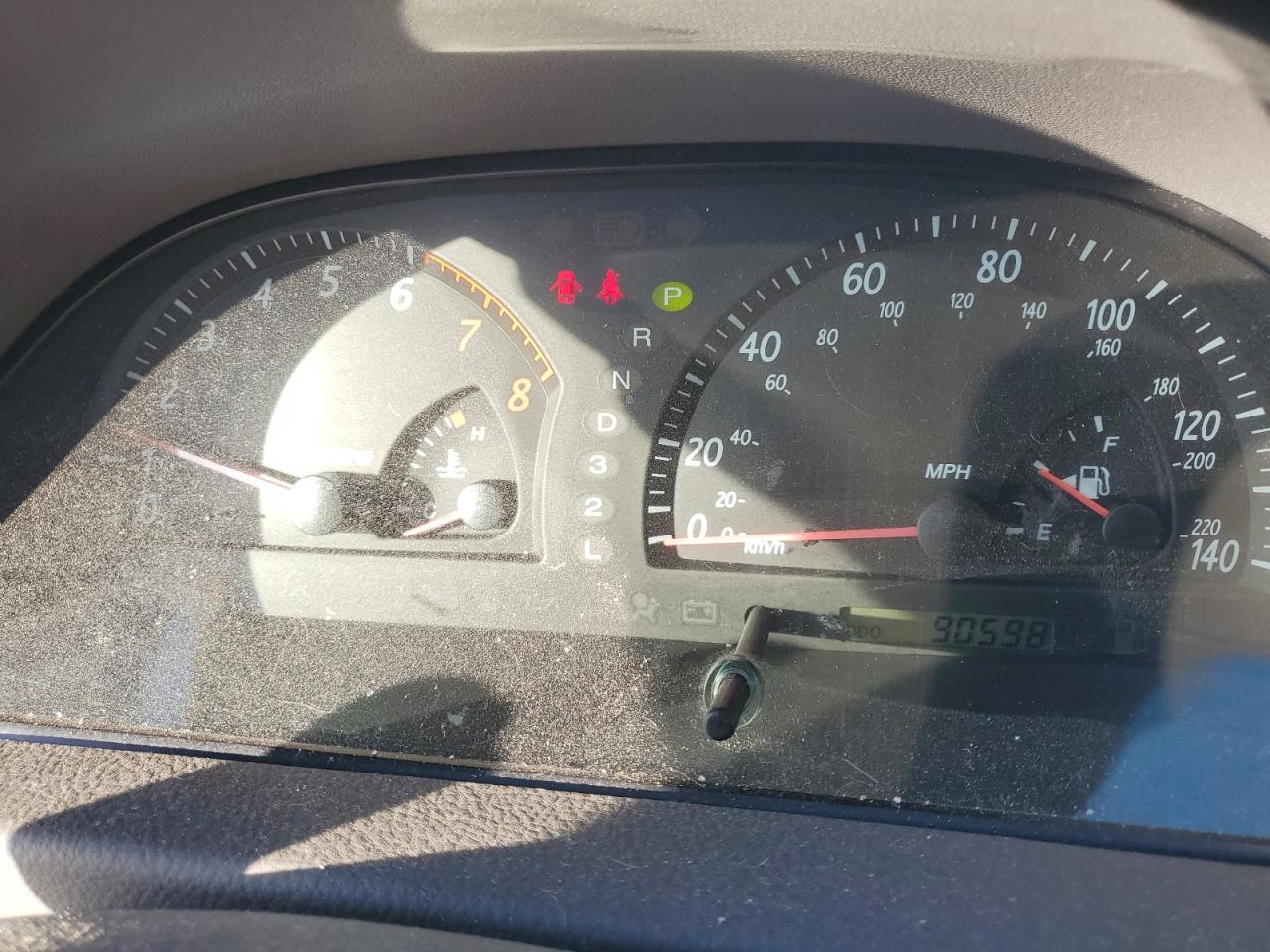 Toyota Camry Le Image 8