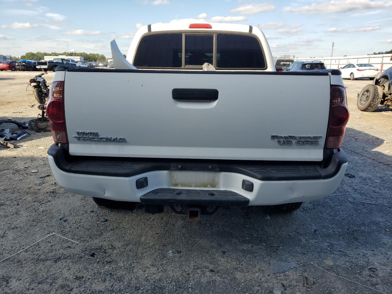 Toyota Tacoma Double Cab Prerunner Image 2