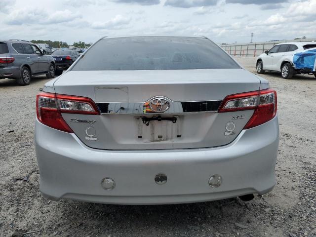 Toyota Camry L Image 12