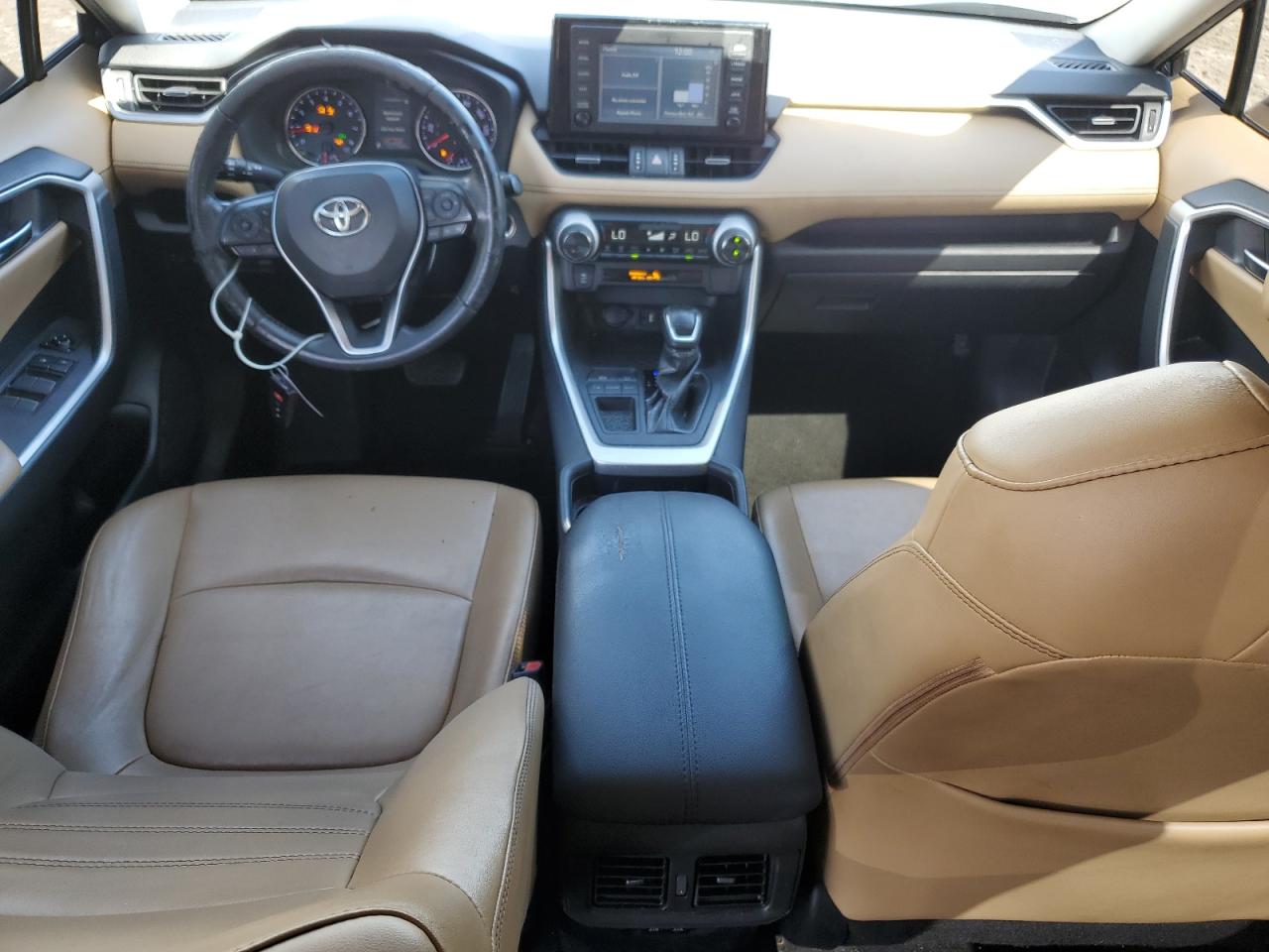 Toyota RAV4 Xle Premium Image 12