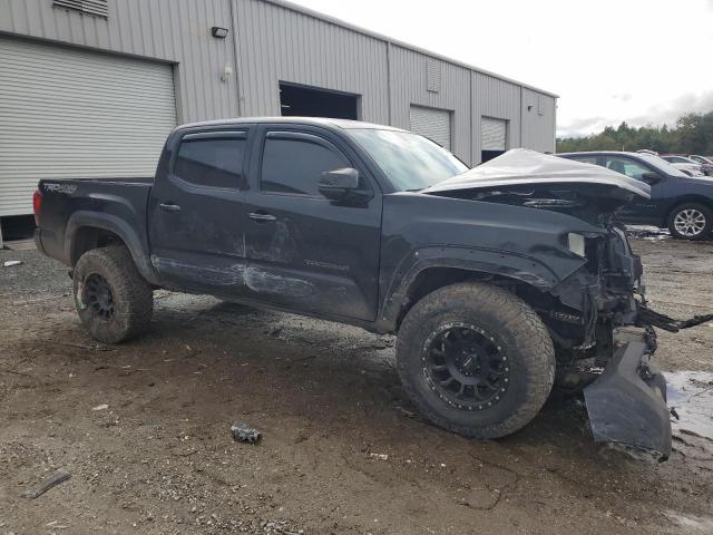 Toyota Tacoma Double Cab Image 12