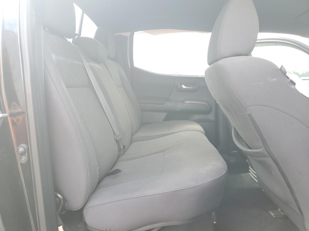 Toyota Tacoma Double Cab Image 9