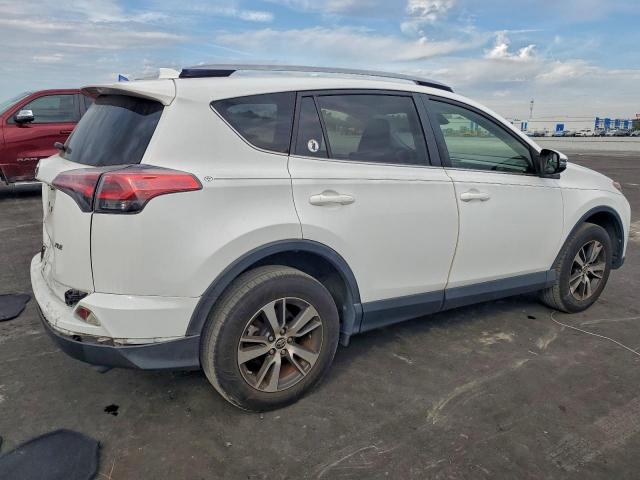 Toyota RAV4 Xle Image 3