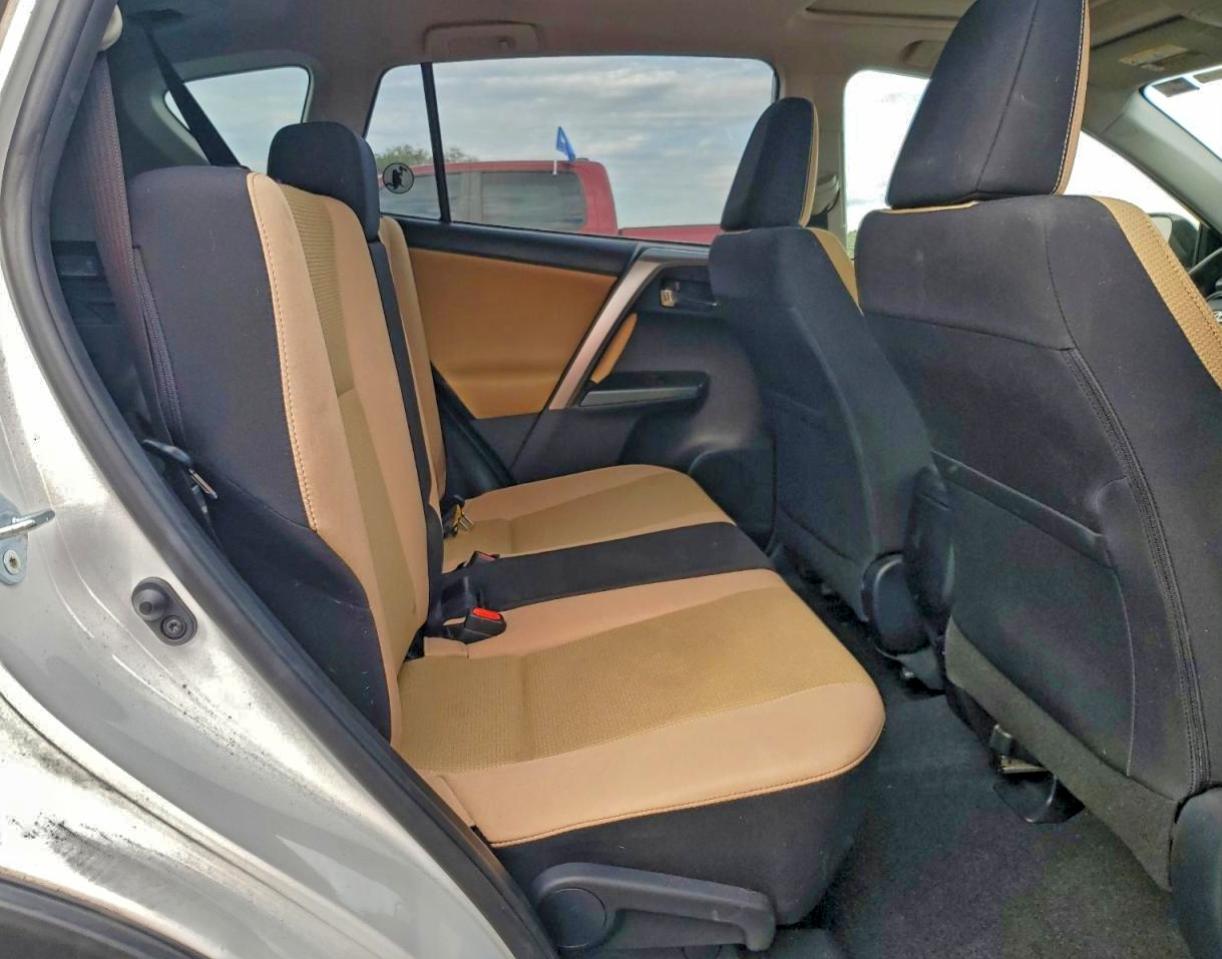 Toyota RAV4 Xle Image 9