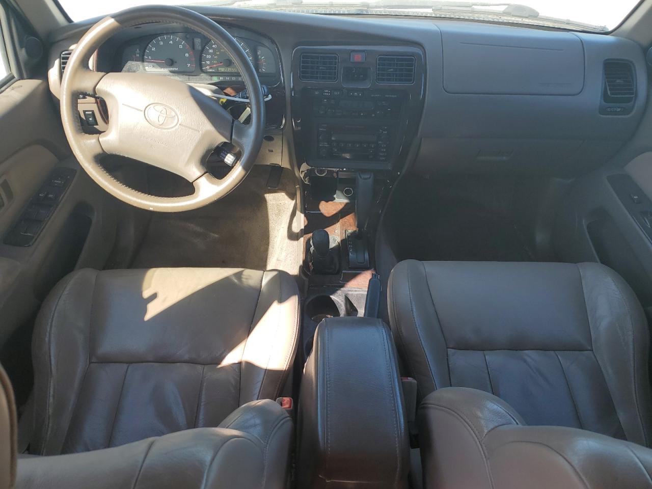 Toyota 4Runner Limited Image 3