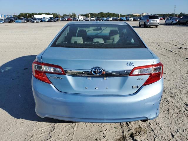 Toyota Camry Hybrid Image 10