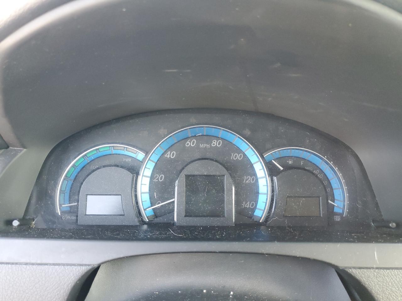 Toyota Camry Hybrid Image 3