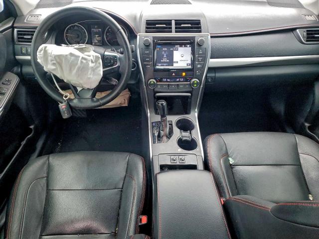 Toyota Camry Le Image 8