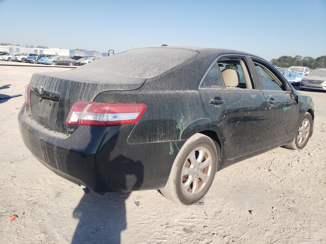 Toyota Camry Base Image 4