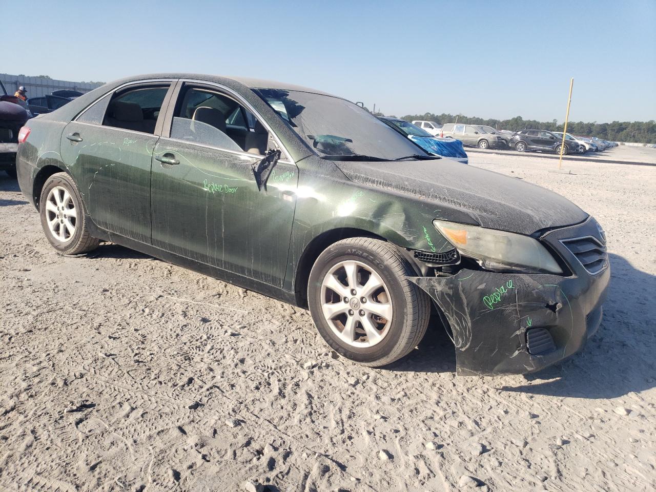 Toyota Camry Base Image 7