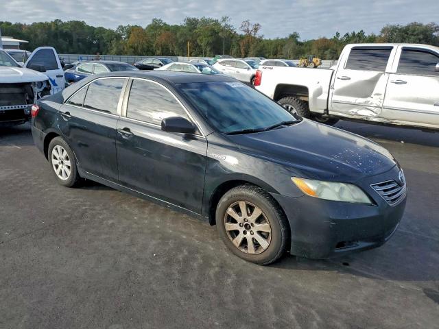 Toyota Camry Hybrid Image 3