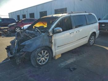  Salvage Chrysler Minivan