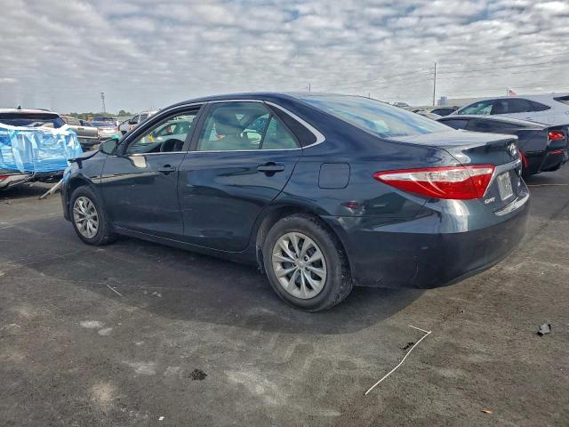 Toyota Camry Le Image 2