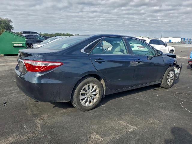 Toyota Camry Le Image 5