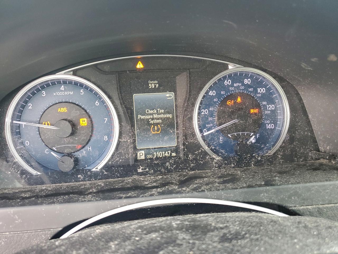 Toyota Camry Le Image 4