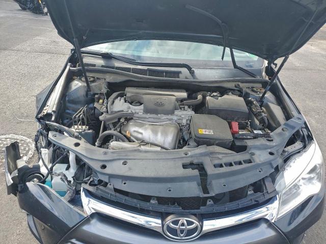 Toyota Camry Le Image 3