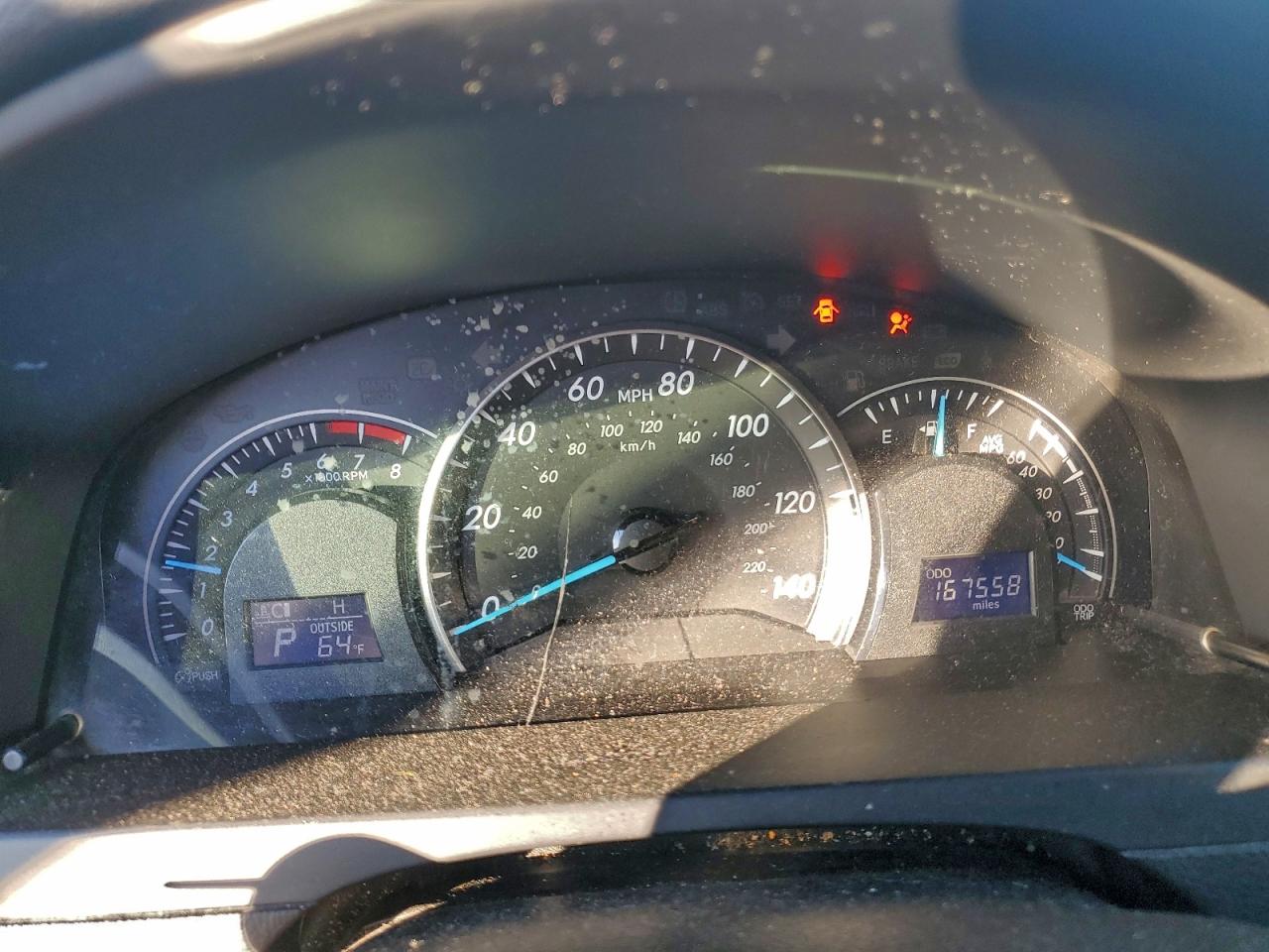 Toyota Camry Le Image 7