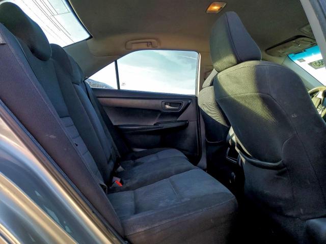 Toyota Camry Le Image 10