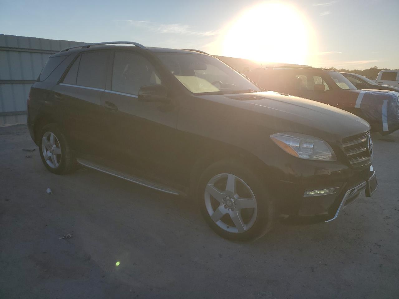 Mercedes-Benz M-Class 550 4matic Image 7