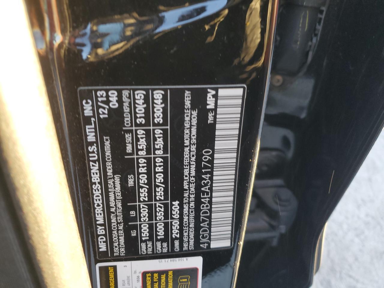 Mercedes-Benz M-Class 550 4matic Image 9