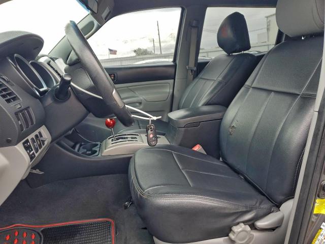 Toyota Tacoma Double Cab Prerunner Image 4