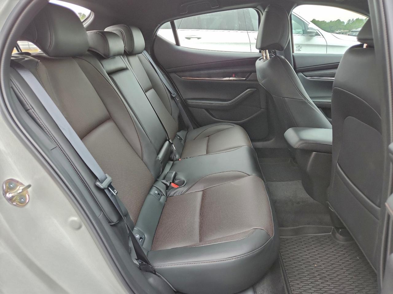 Mazda 3 Premium Image 12