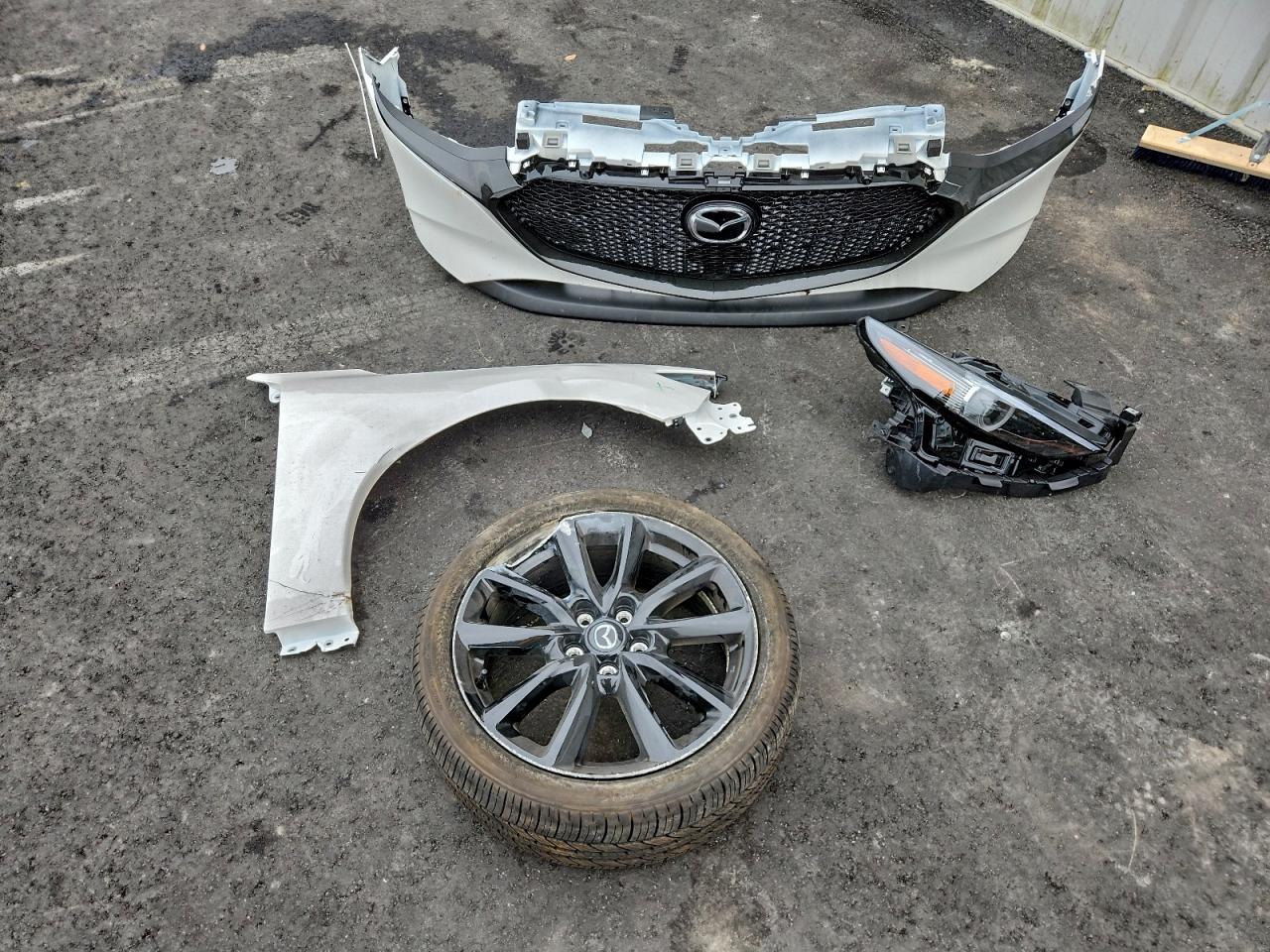 Mazda 3 Premium Image 13