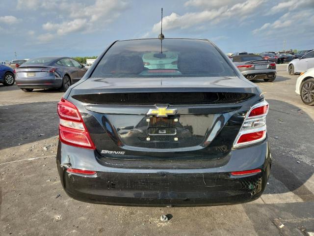 Chevrolet Sonic Ls Image 2