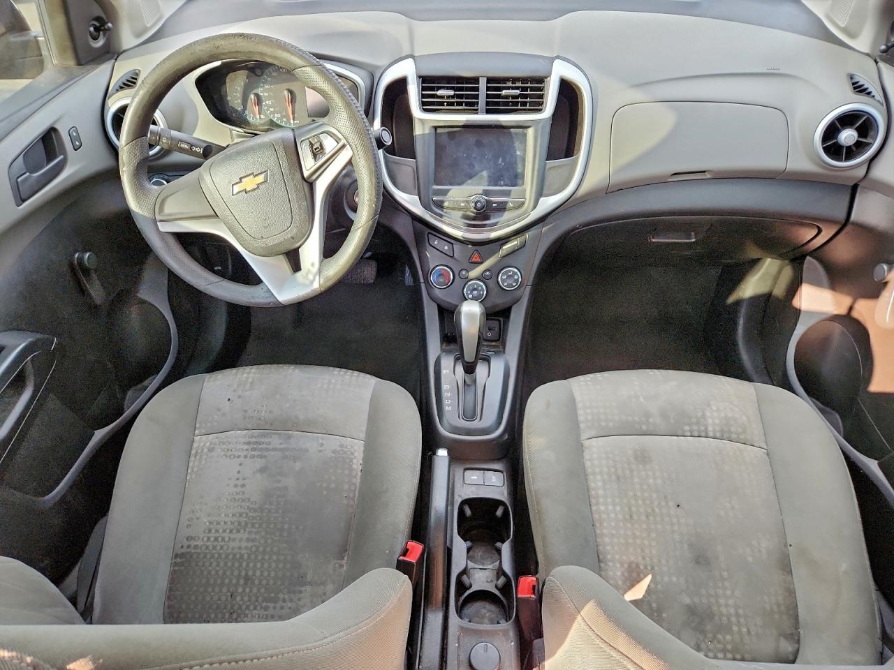 Chevrolet Sonic Ls Image 11