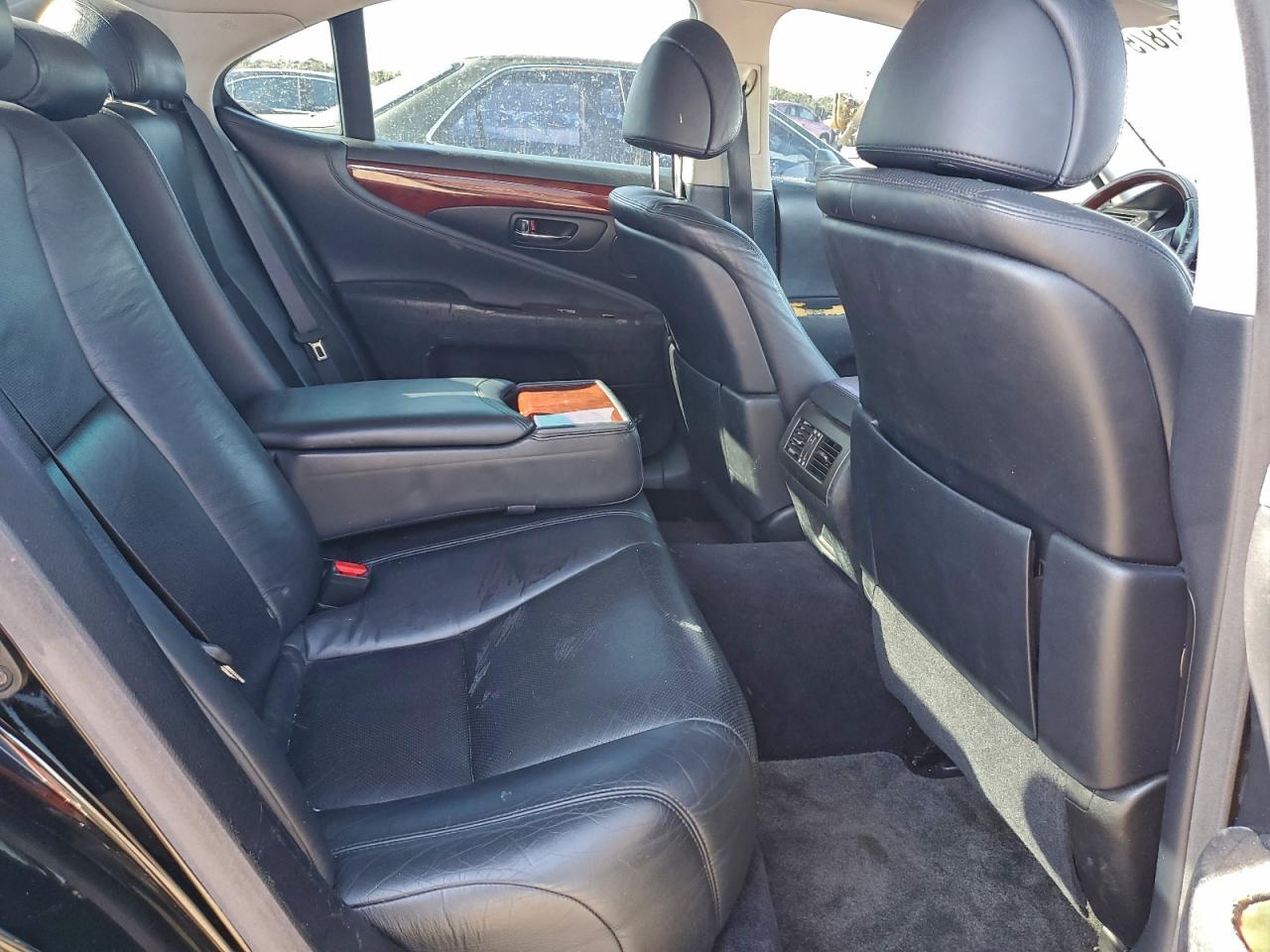 Lexus LS 460 Image 6