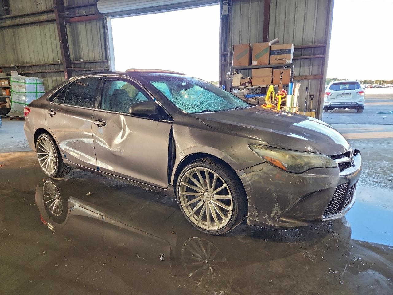 Toyota Camry Le Image 2