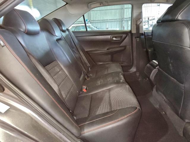 Toyota Camry Le Image 7