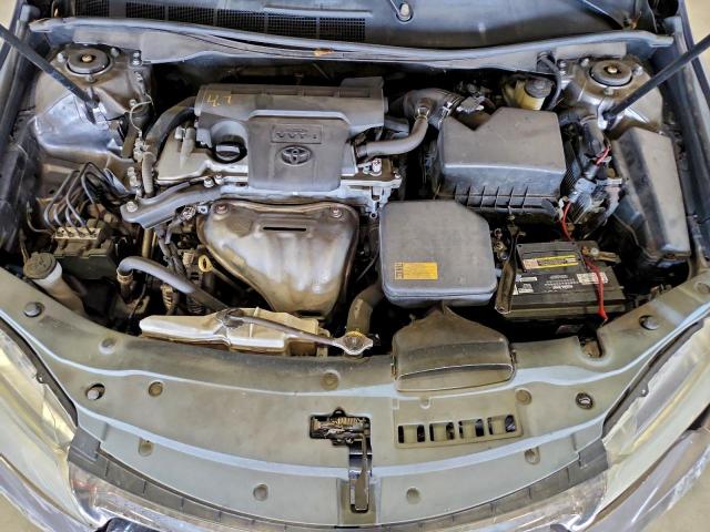 Toyota Camry Le Image 9