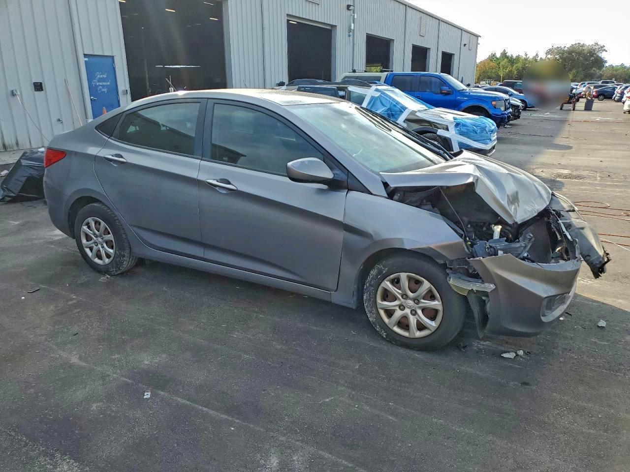 Hyundai ACCENT Gls Image 3