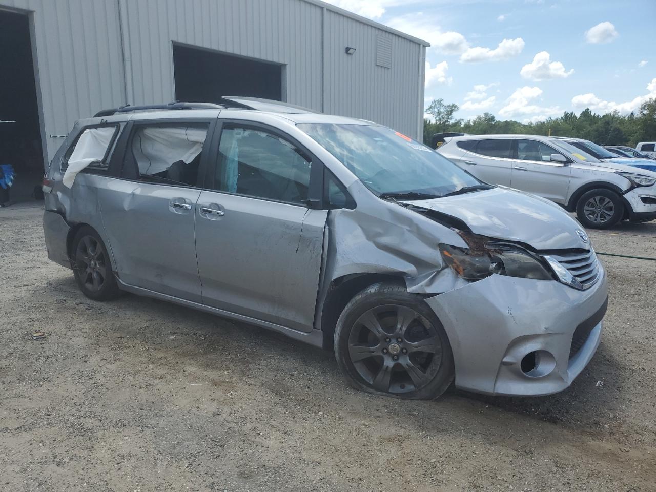 Toyota Sienna Se Image 12