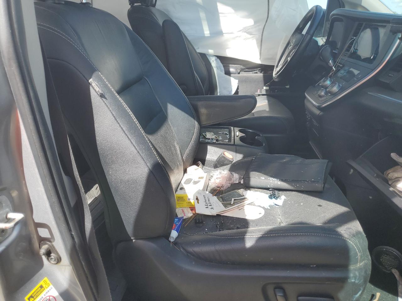 Toyota Sienna Se Image 2