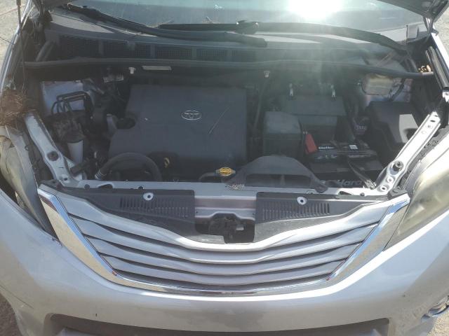 Toyota Sienna Se Image 13