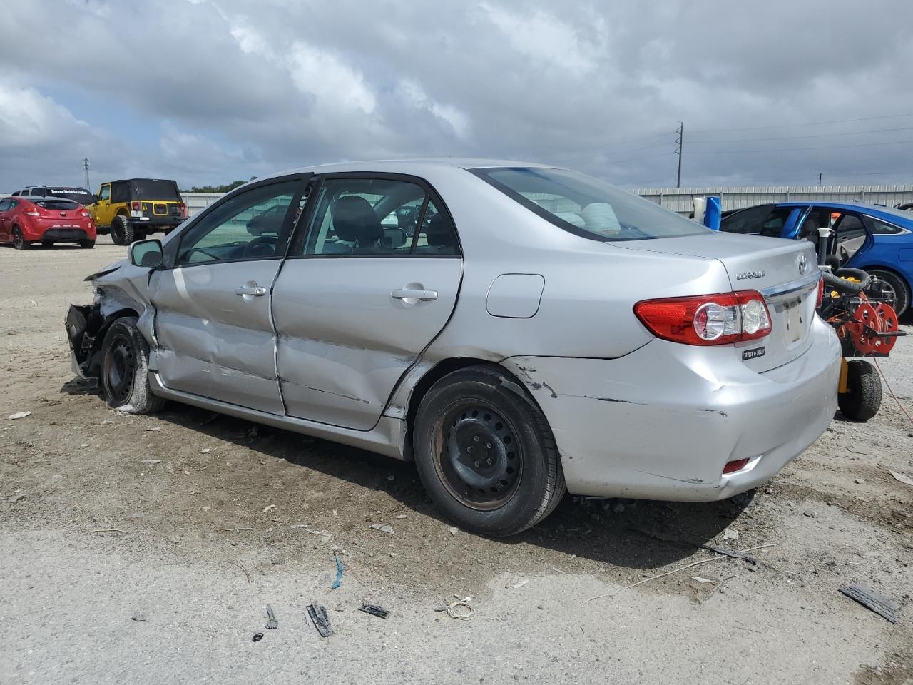 Toyota Corolla Base Image 3