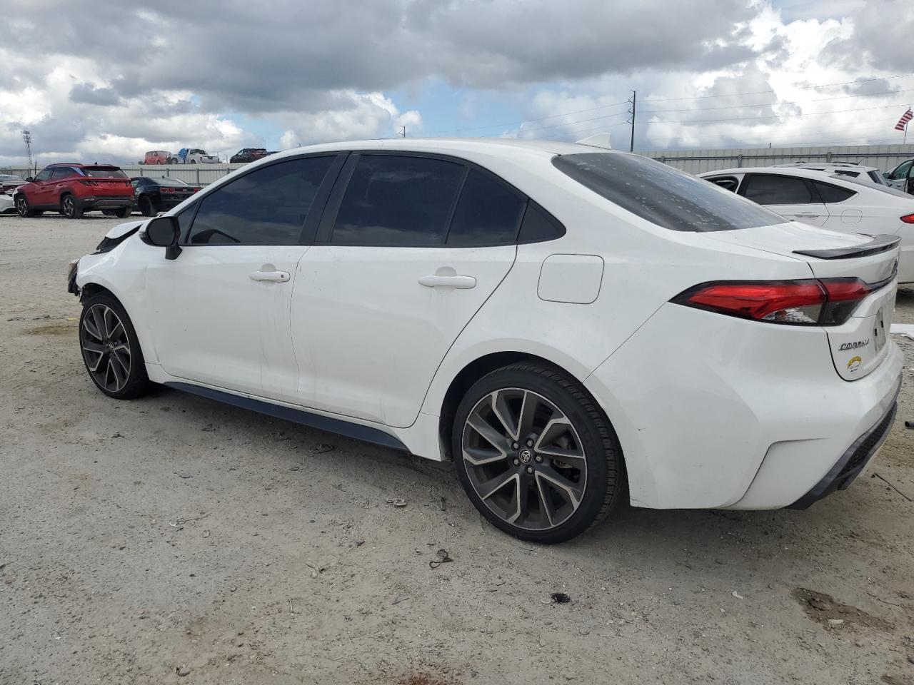 Toyota Corolla Xse Image 2