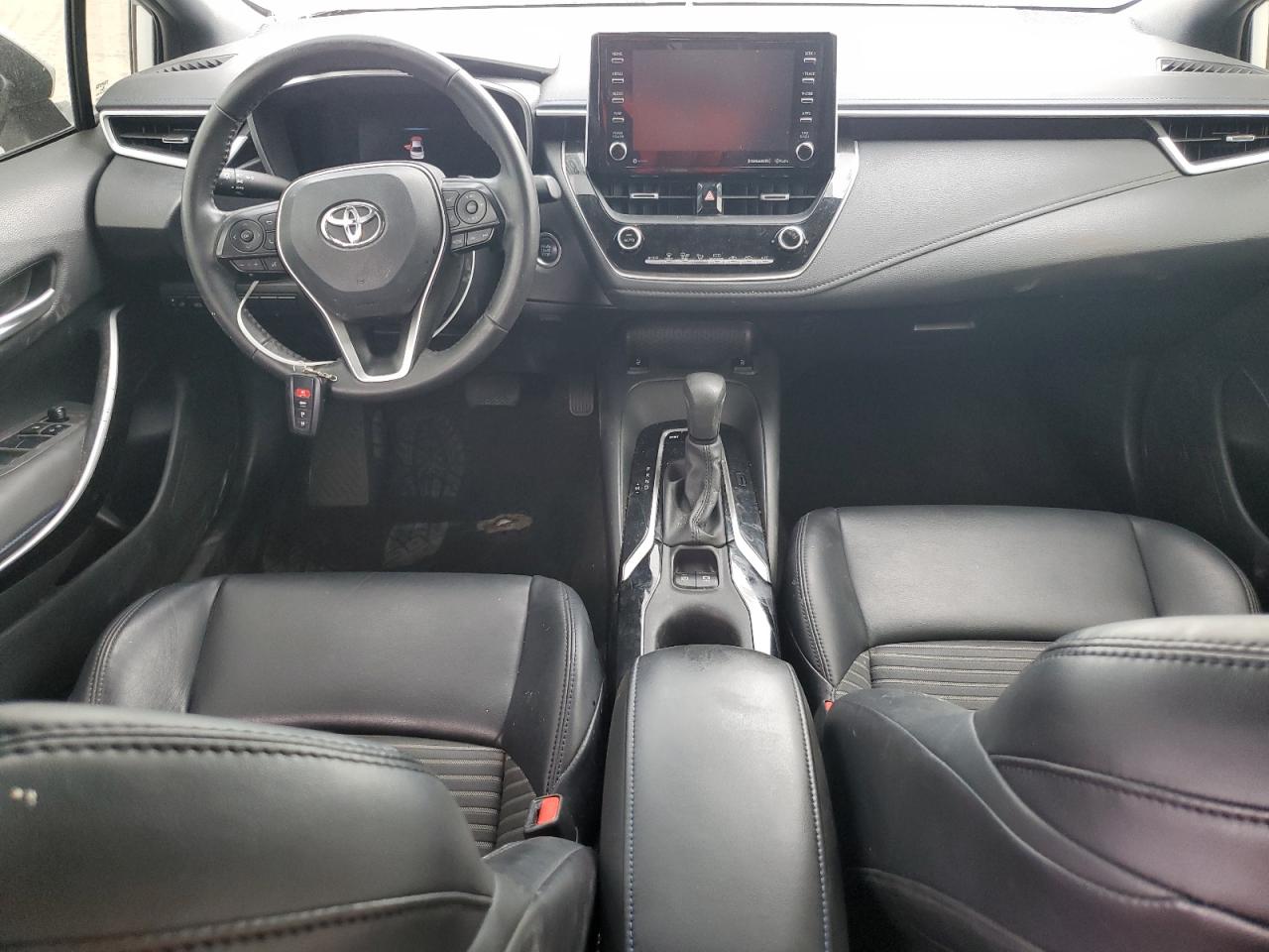 Toyota Corolla Xse Image 4