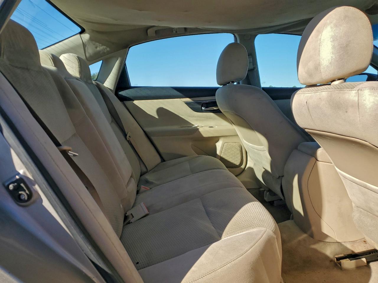 Nissan Altima 2.5 Image 10