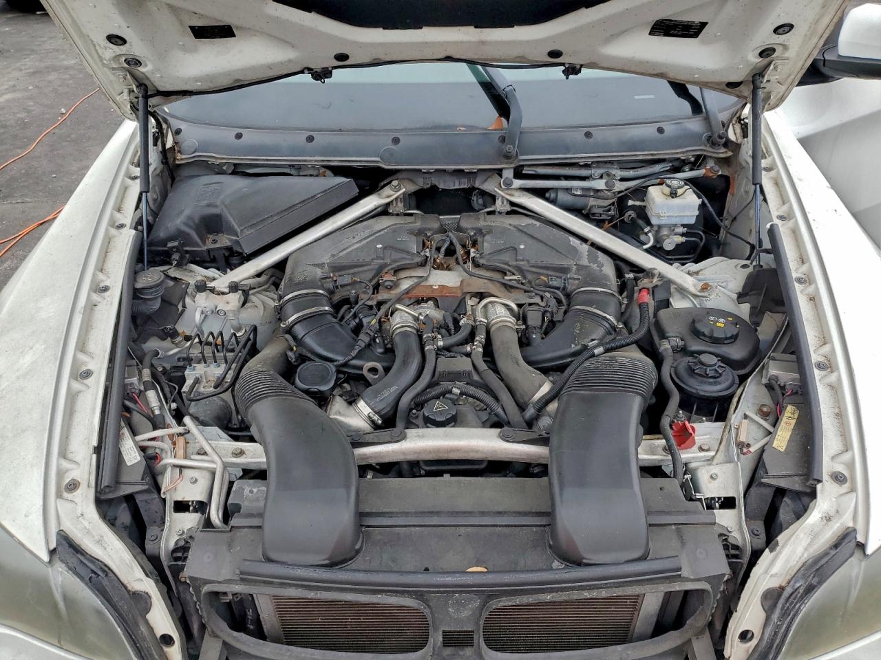 BMW X Series Xdrive50i Image 2