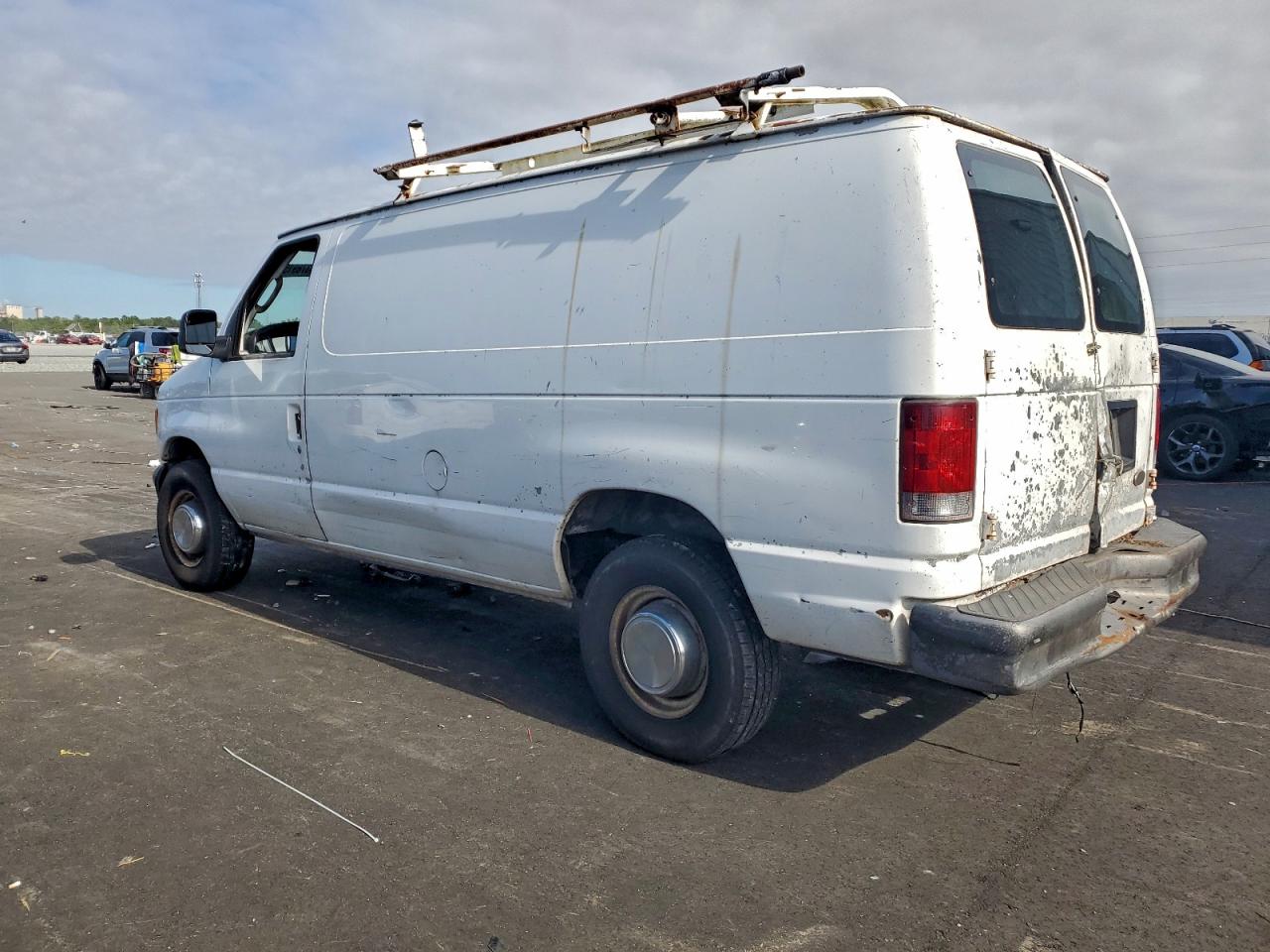 Ford E-250 E250 Van Image 2