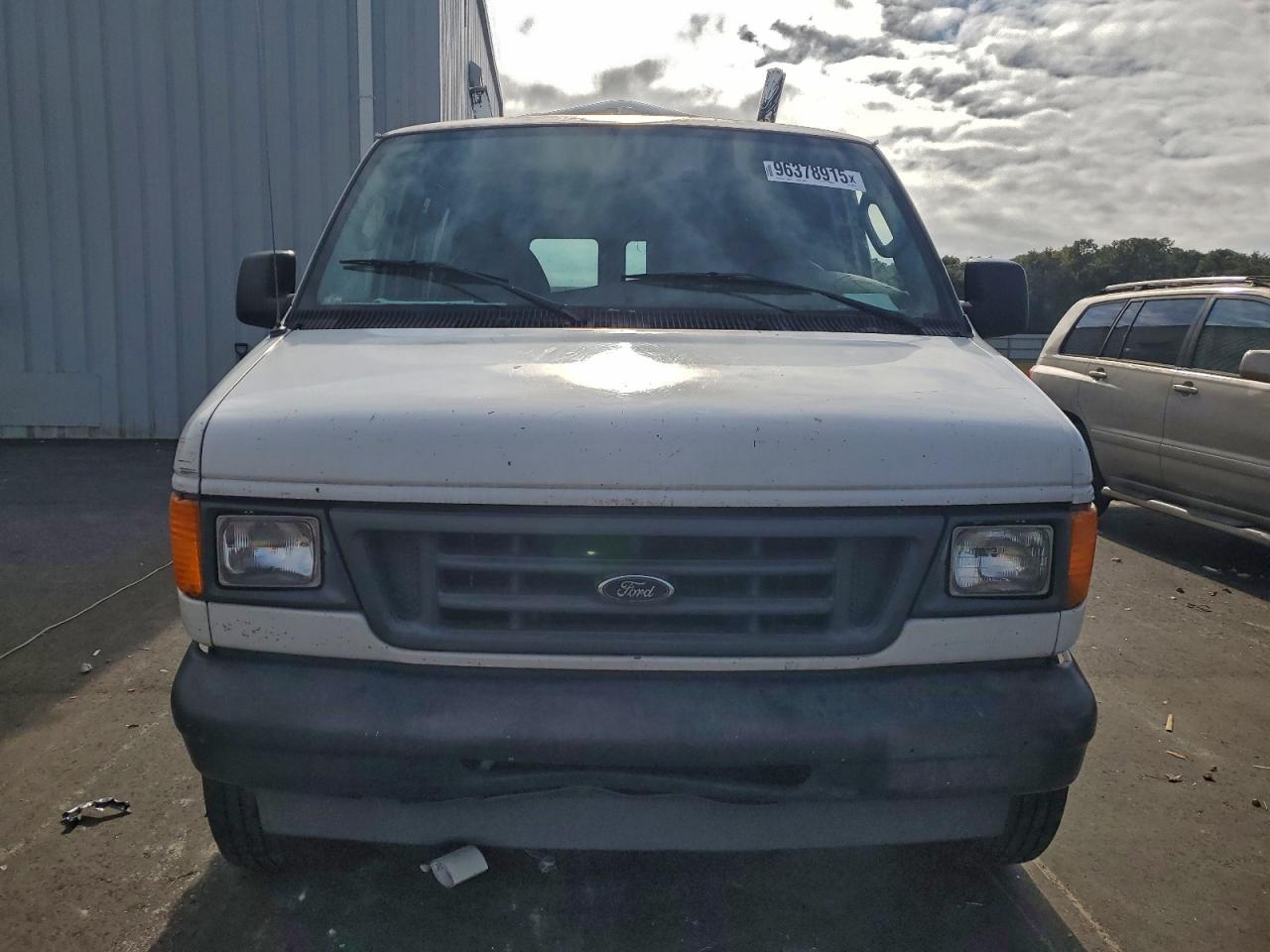 Ford E-250 E250 Van Image 11