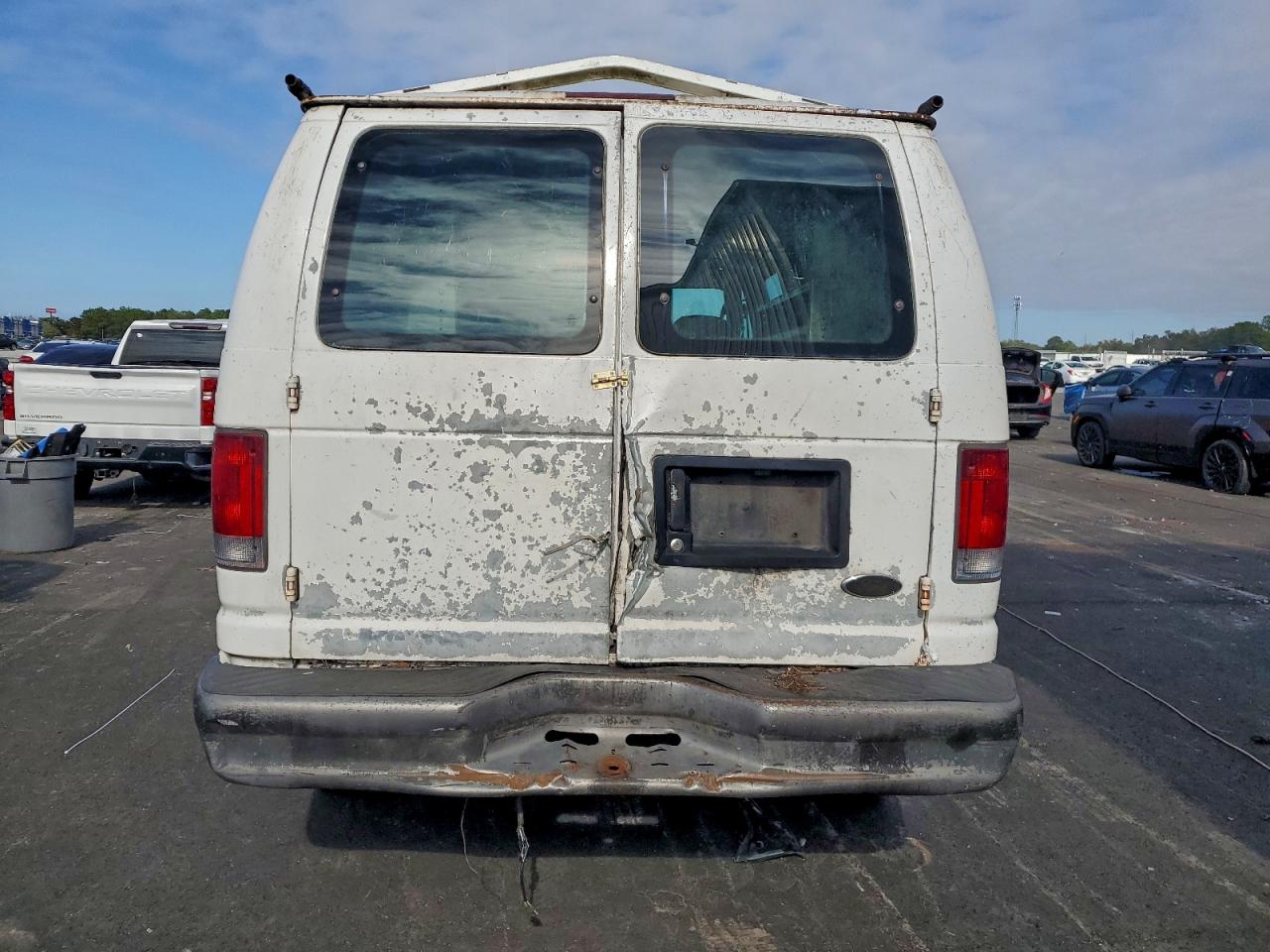 Ford E-250 E250 Van Image 6